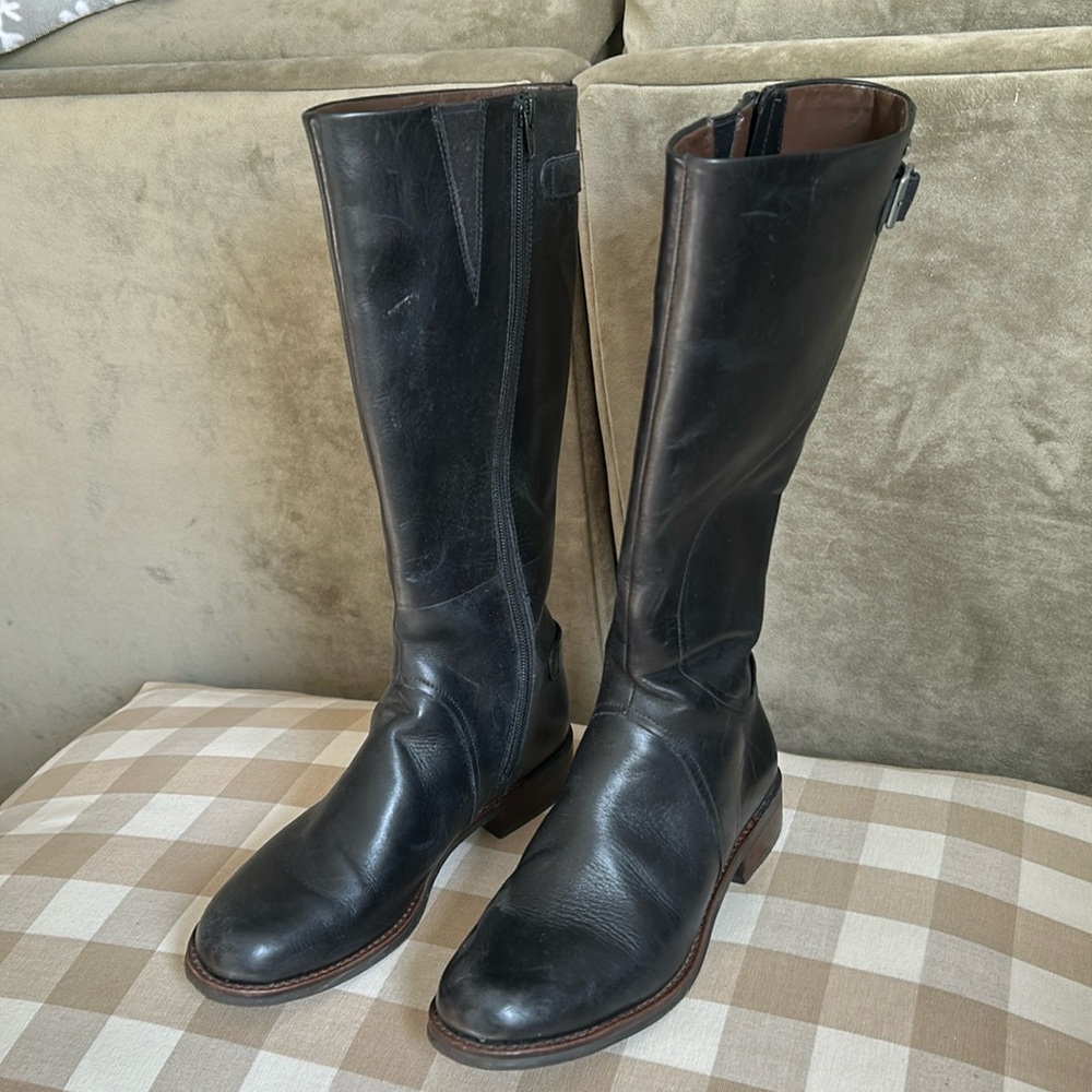 Black leather Clarks boots size 8-1/2 medium